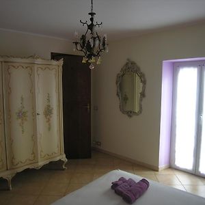 Camera con letto king size